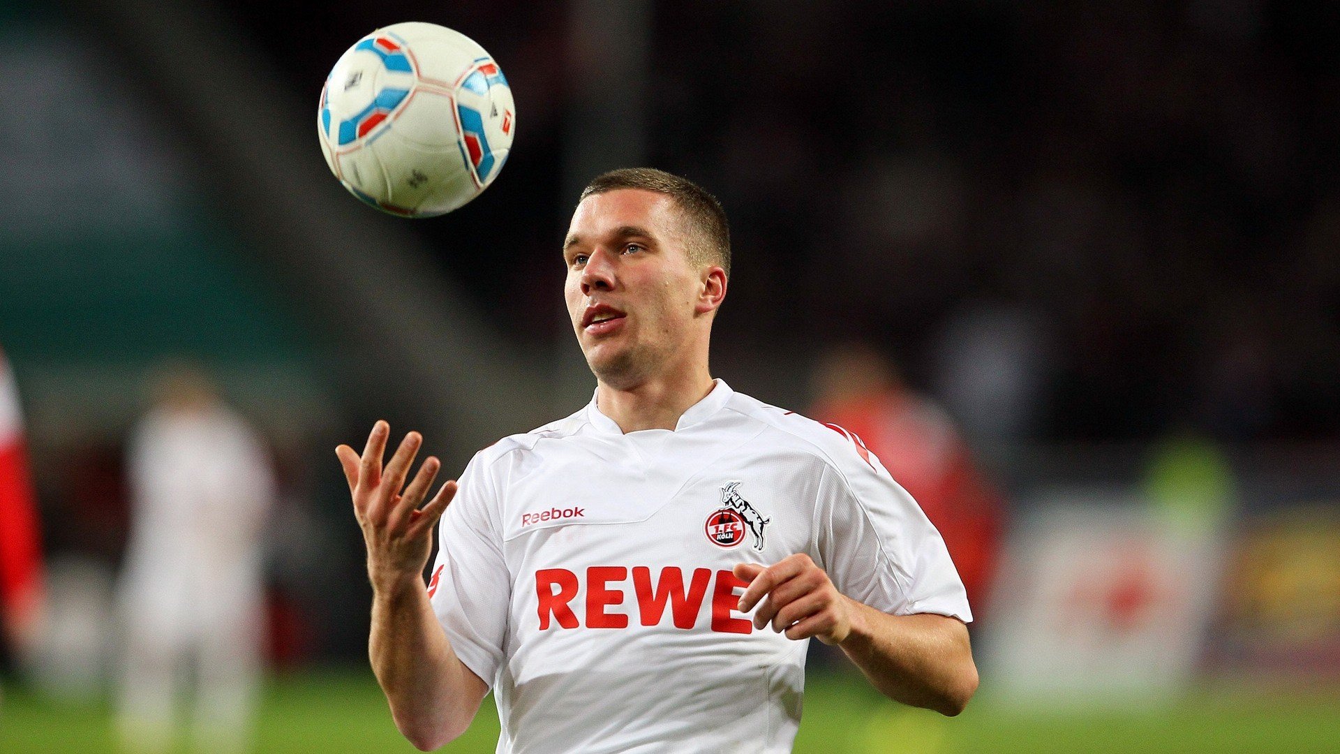 开云官网-广场舞视频教学平台兴起，广场舞起步动作示范